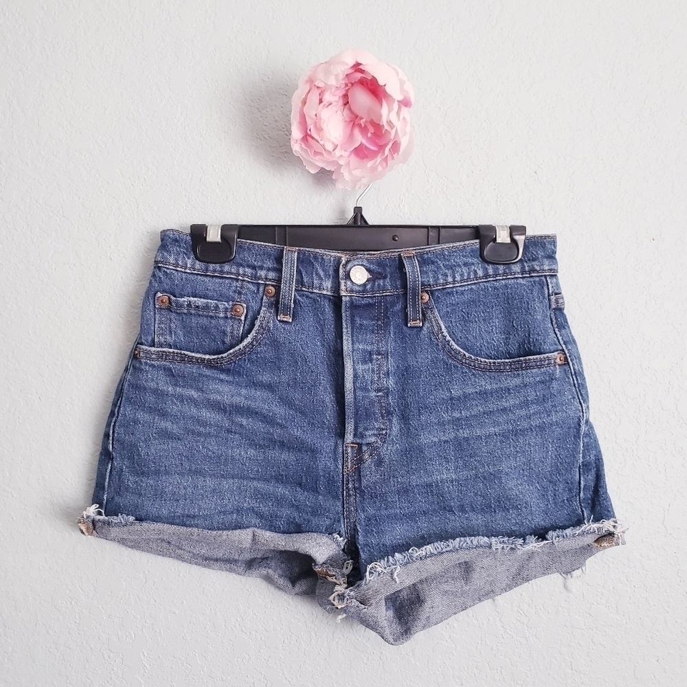 Levis Medium Wash Cutoff Shorts